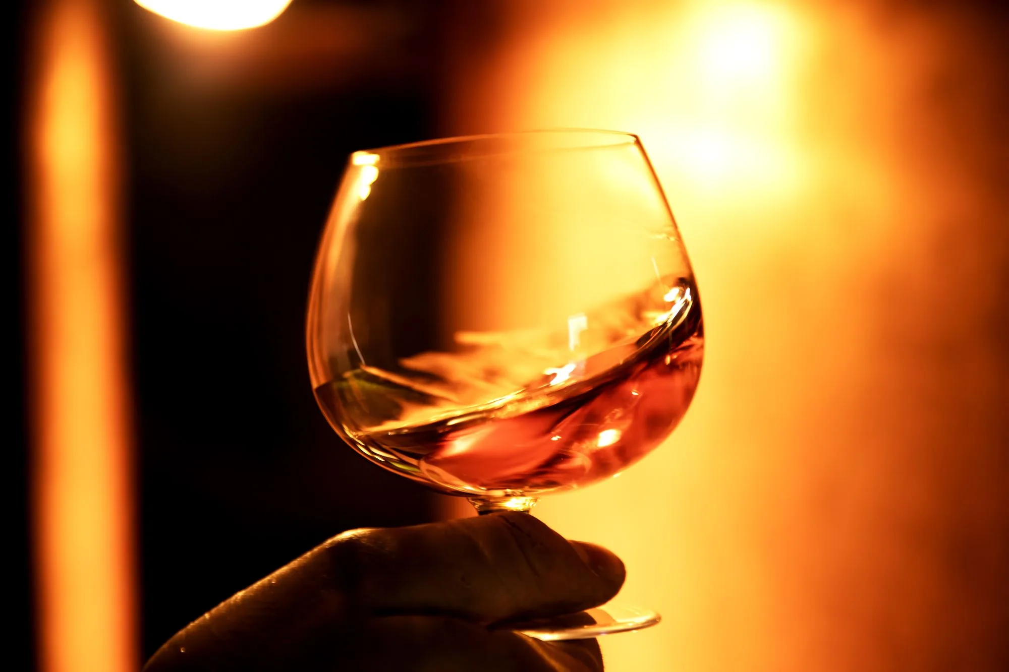Armagnac tourné dans un verre ballon